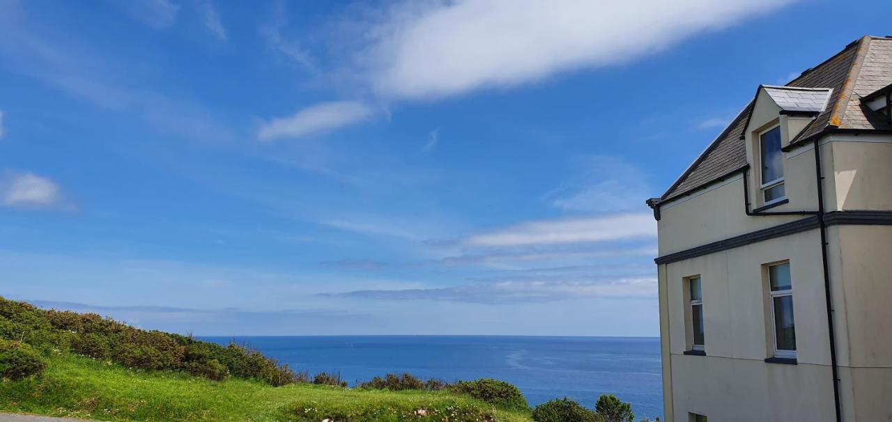 코버렉 Journeys End With Stunning Sea Views From The Headland 빌라 외부 사진